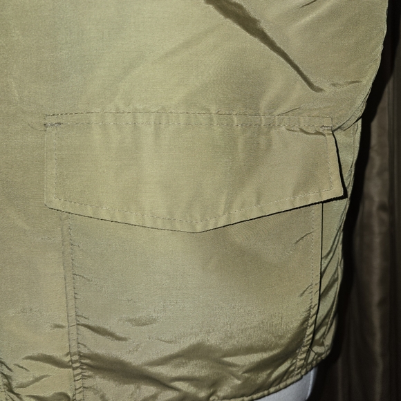 Woolrich Vest with Faux Fur Lining And Collar Size Large - Picture 3 of 9